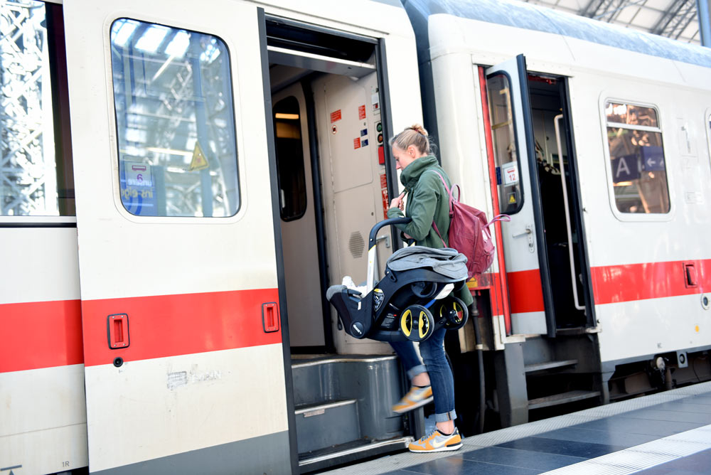 So reist ihr entspannt im Zug mit Kind 1 So reist ihr entspannt im Zug mit Kind 1
