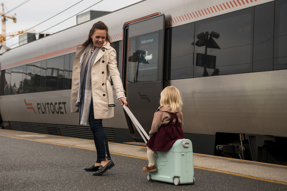 So reist ihr entspannt im Zug mit Kind 3 So reist ihr entspannt im Zug mit Kind 3